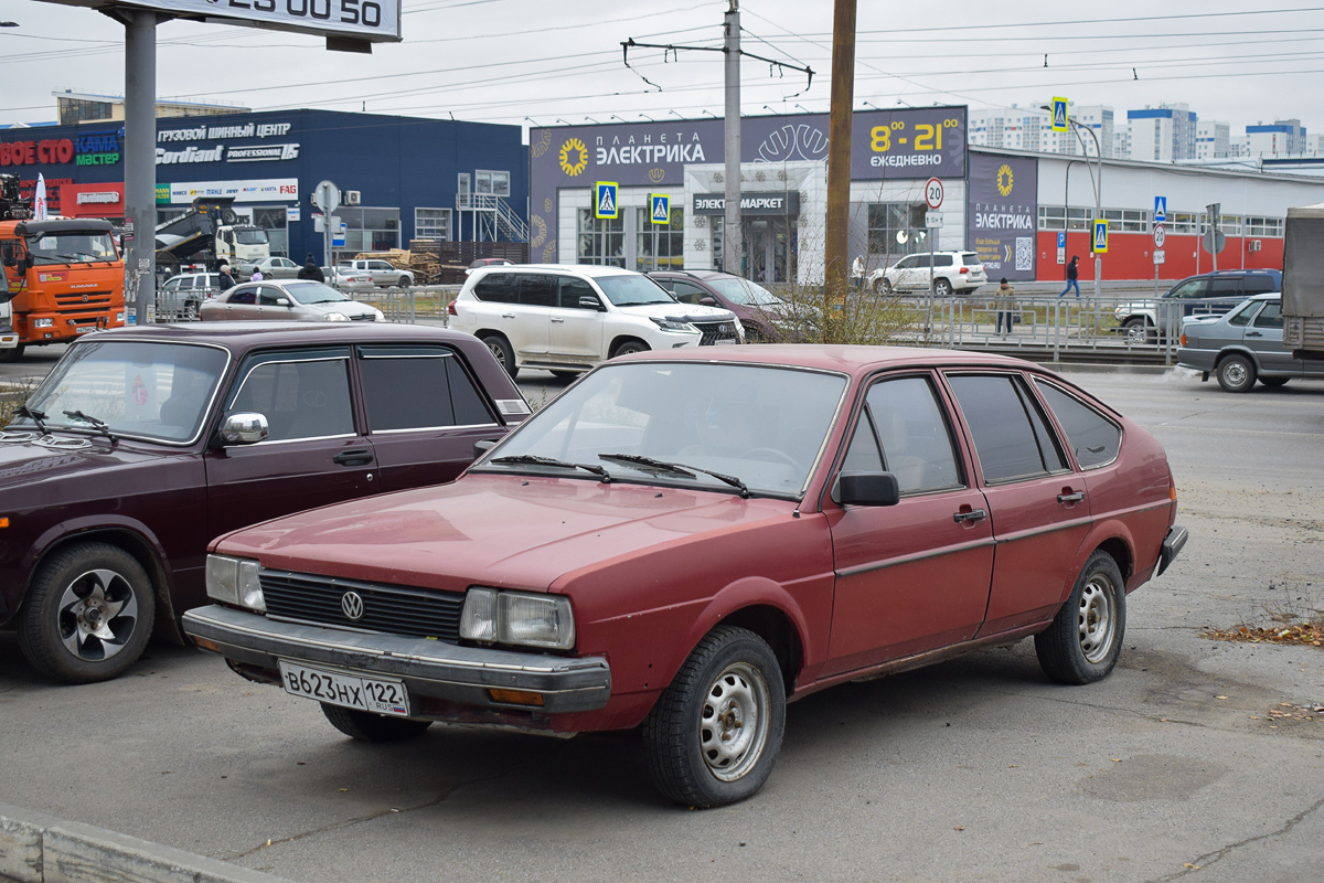 Алтайский край, № В 623 НХ 122 — Volkswagen Passat (B2) '80-88