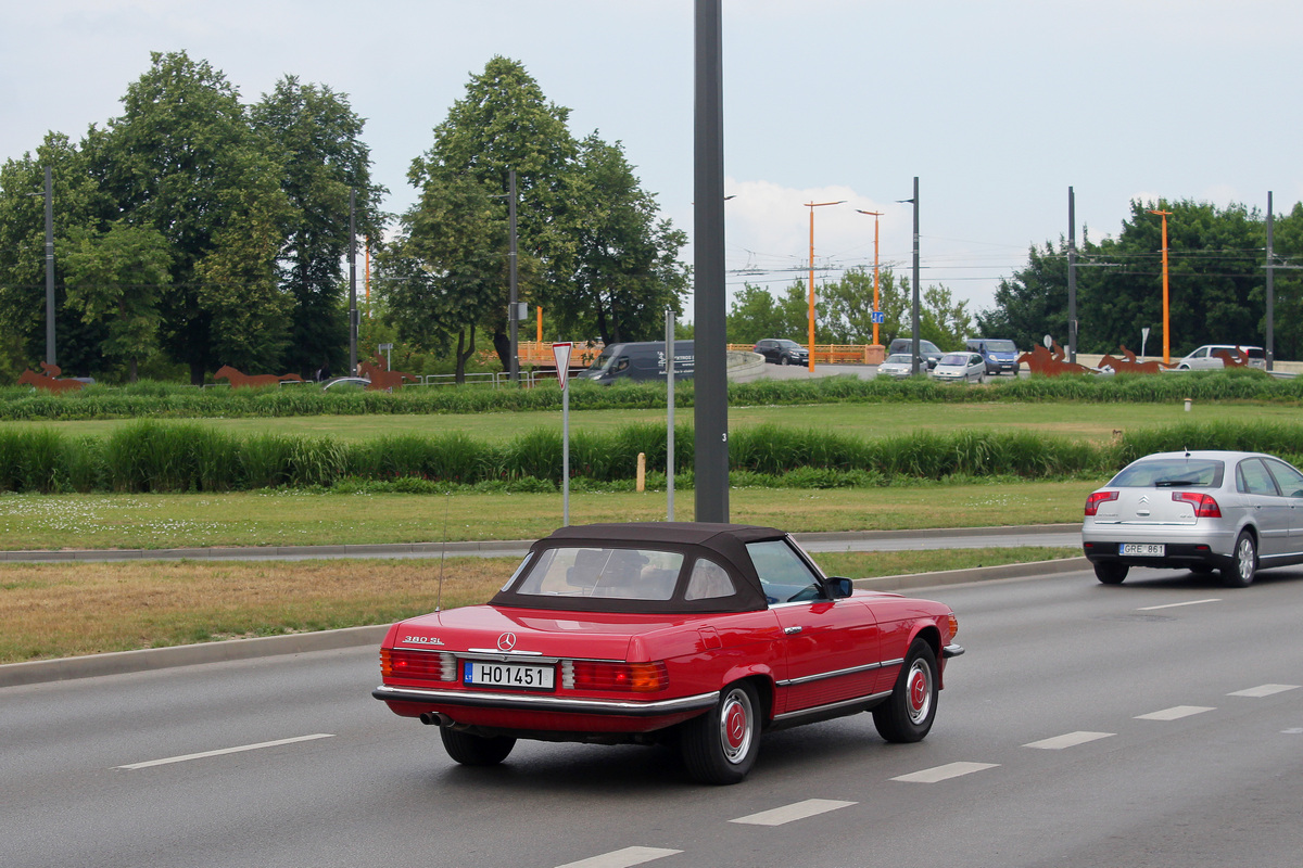 Литва, № H01451 — Mercedes-Benz (R107/C107) '71-89