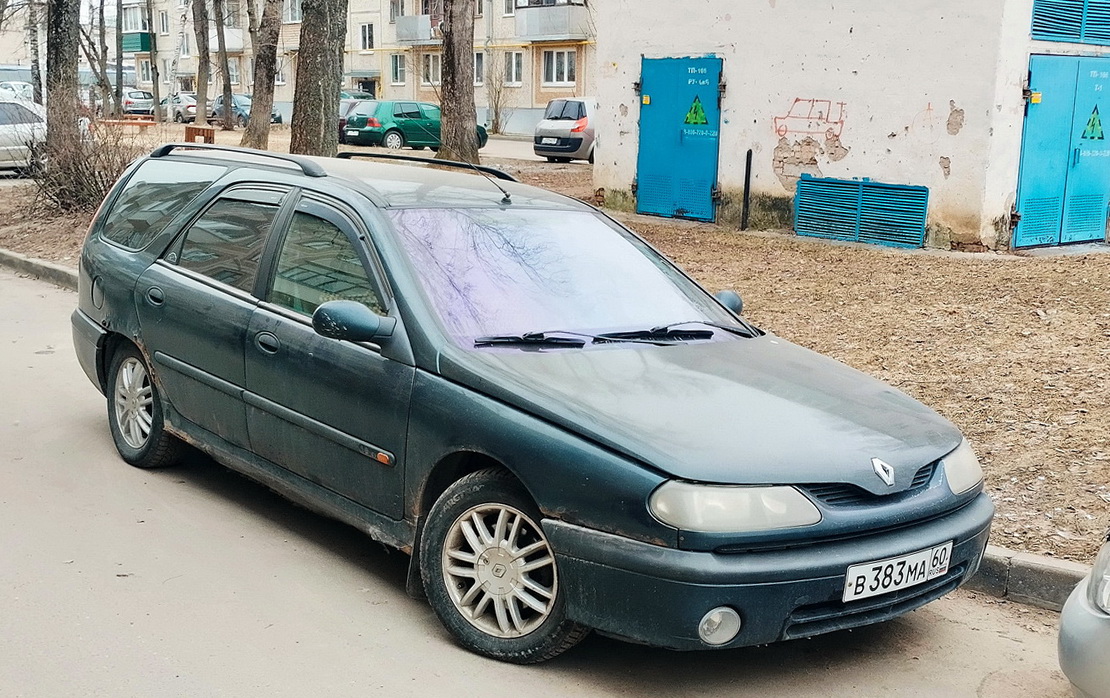 Псковская область, № В 383 МА 60 — Renault Laguna (X56) '93-01