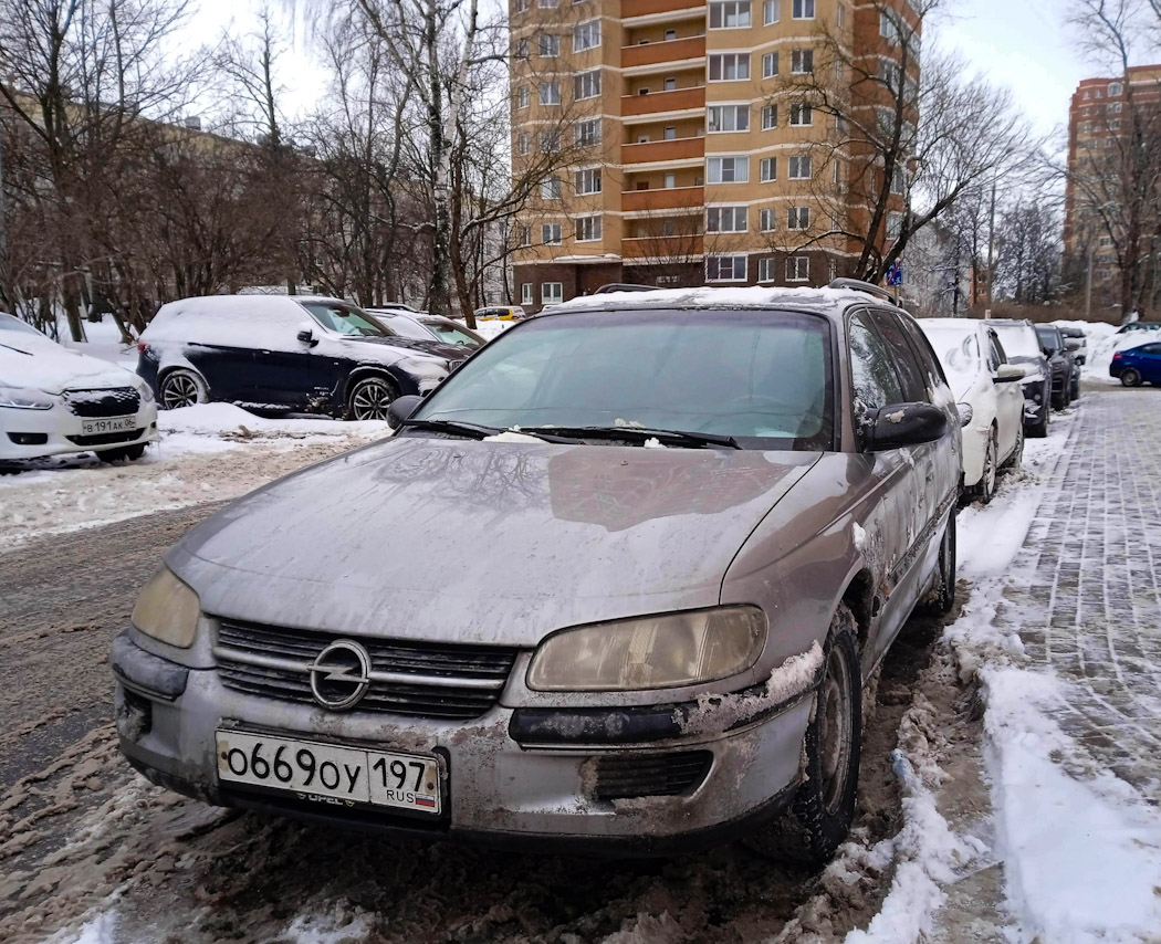 Москва, № О 669 ОУ 197 — Opel Omega (B) '94–99