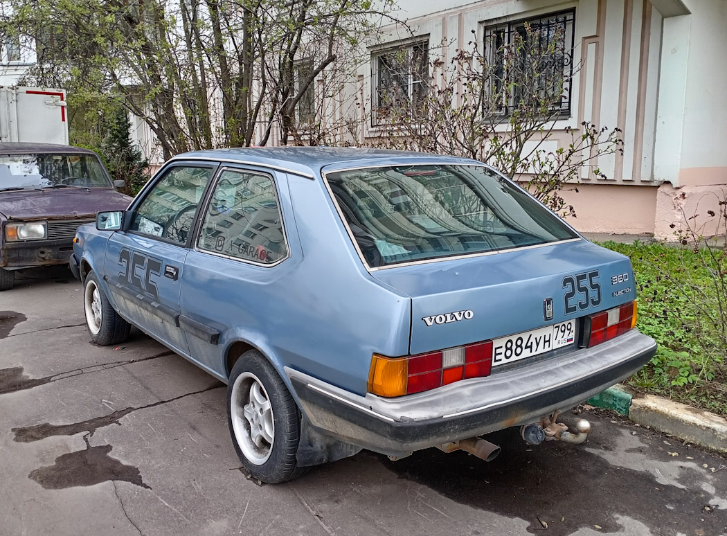 Москва, № Е 884 УН 799 — Volvo 360 '83-91