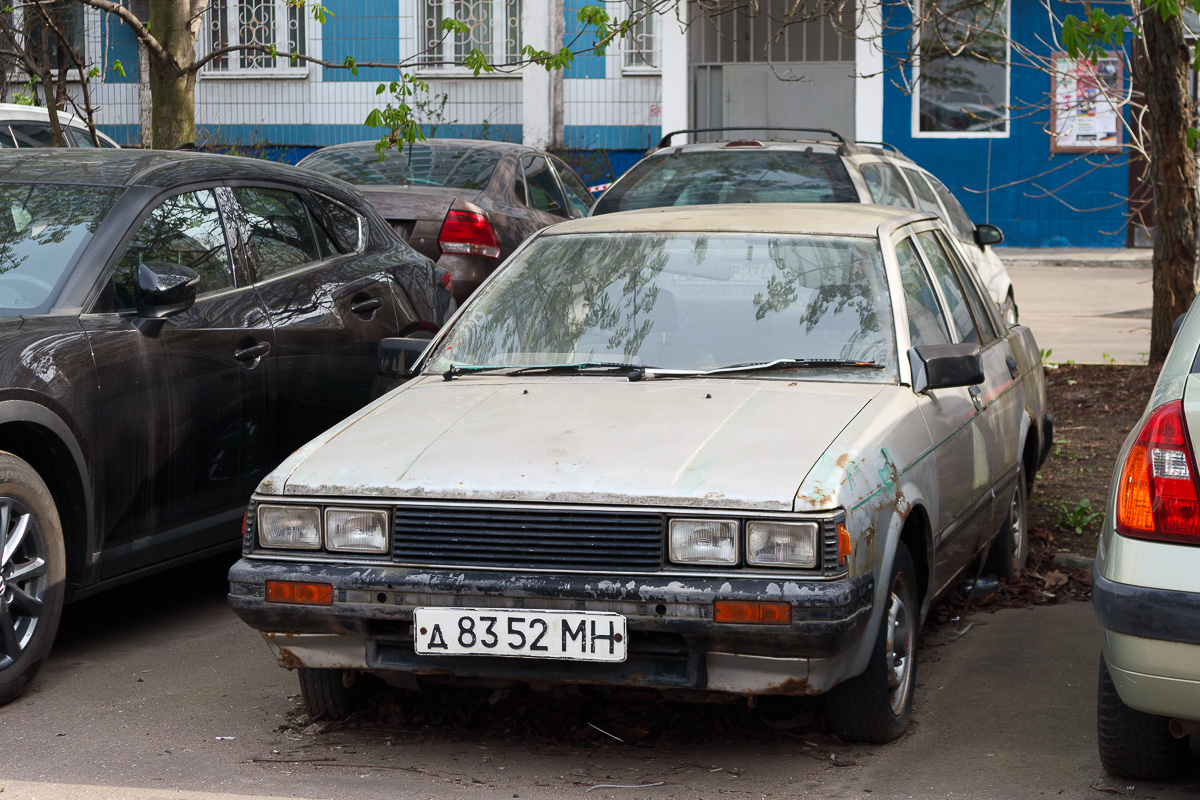 Москва, № Д 8352 МН — Nissan Liberta Villa (N12) '82-86
