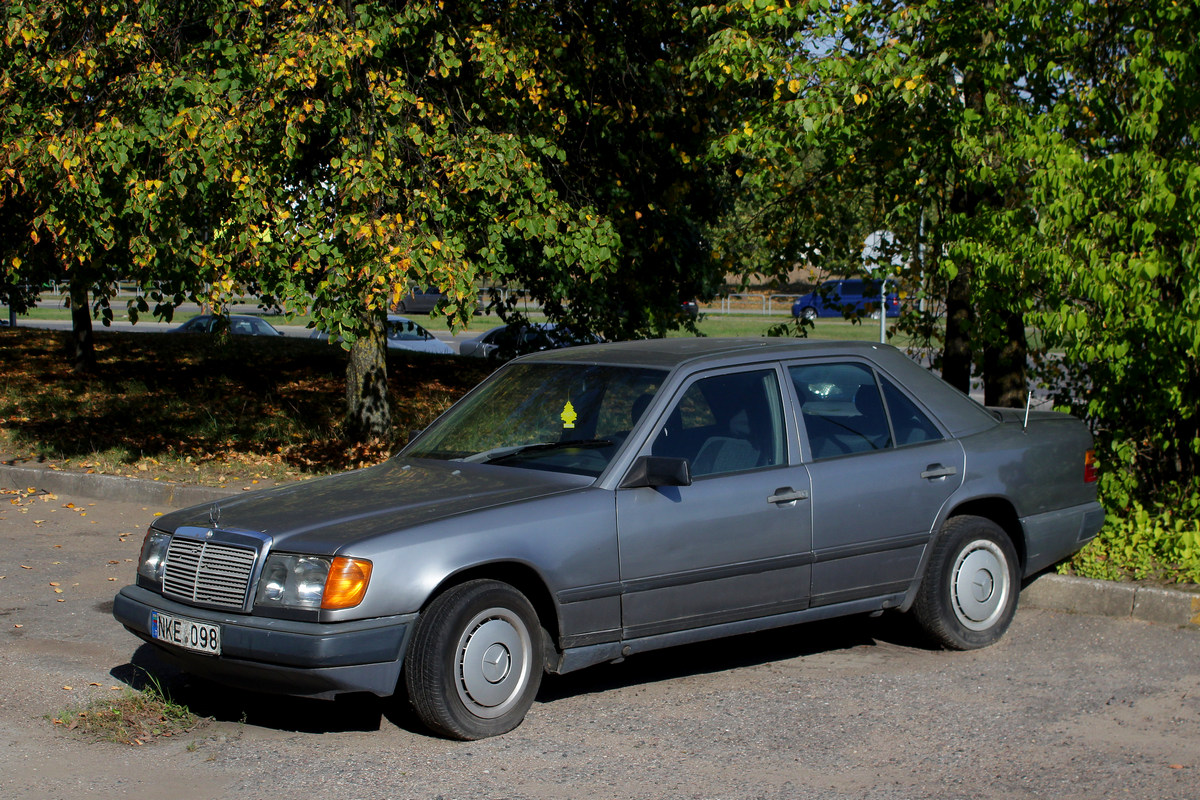 Литва, № NKE 098 — Mercedes-Benz (W124) '84-96