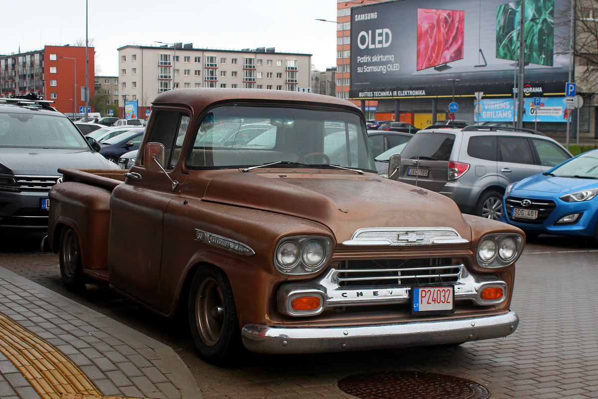 Литва, № P24032 — Chevrolet Apache '55-61