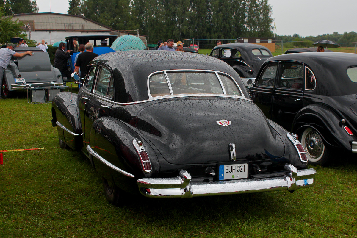 Литва, № EJH 321 — Cadillac Series 62 (2G) '42-47; Литва — Nesenstanti klasika 2023