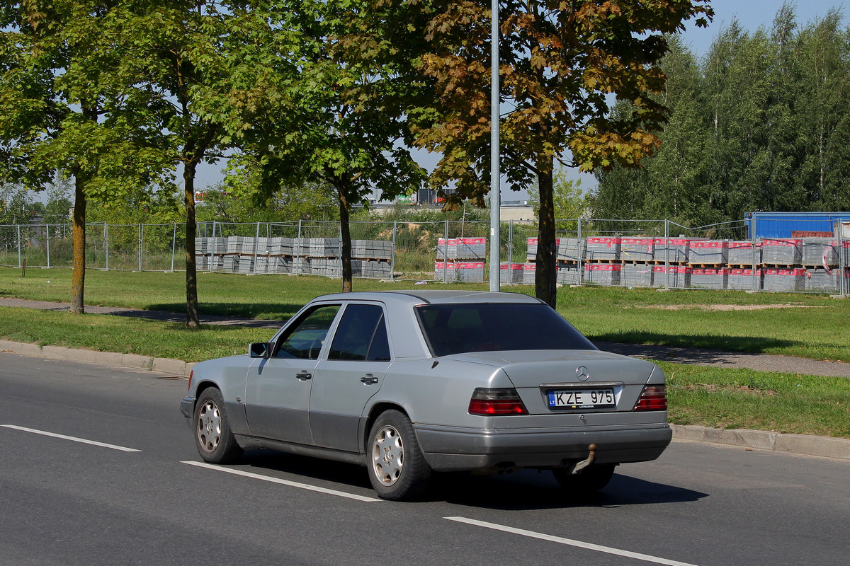 Литва, № KZE 975 — Mercedes-Benz (W124) '84-96