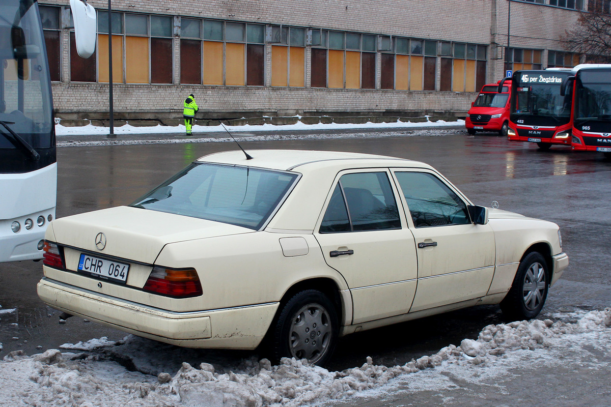 Литва, № CHR 064 — Mercedes-Benz (W124) '84-96
