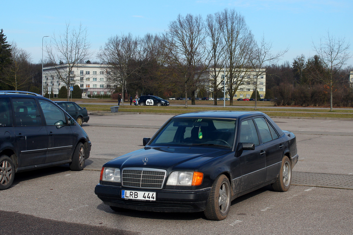 Литва, № LRB 444 — Mercedes-Benz (W124) '84-96; Литва — Retro mugė 2024 žiema