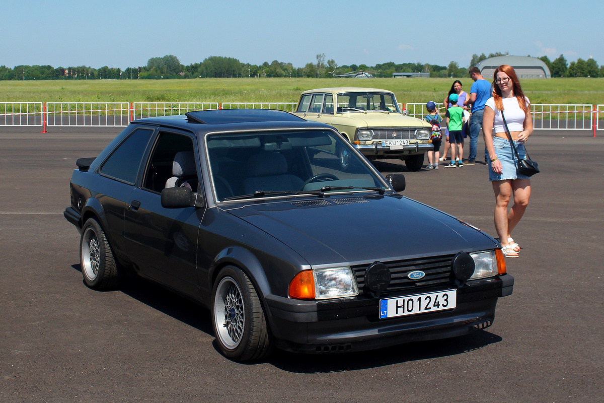 Литва, № H01243 — Ford Escort MkIII '80-86; Литва — Retro mugė 2024