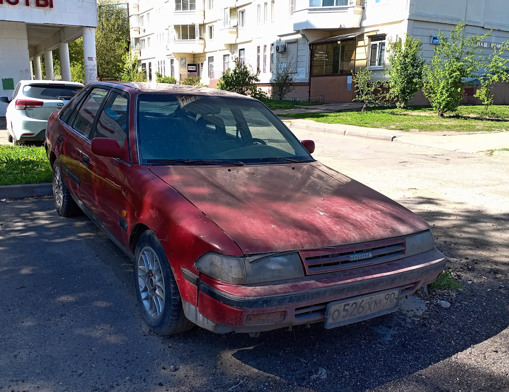 Московская область, № О 526 ХМ 90 — Toyota Carina (T170) '88-92