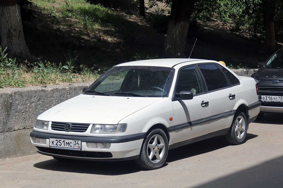 Волгоградская область, № К 251 МС 34 — Volkswagen Passat (B4) '93-97