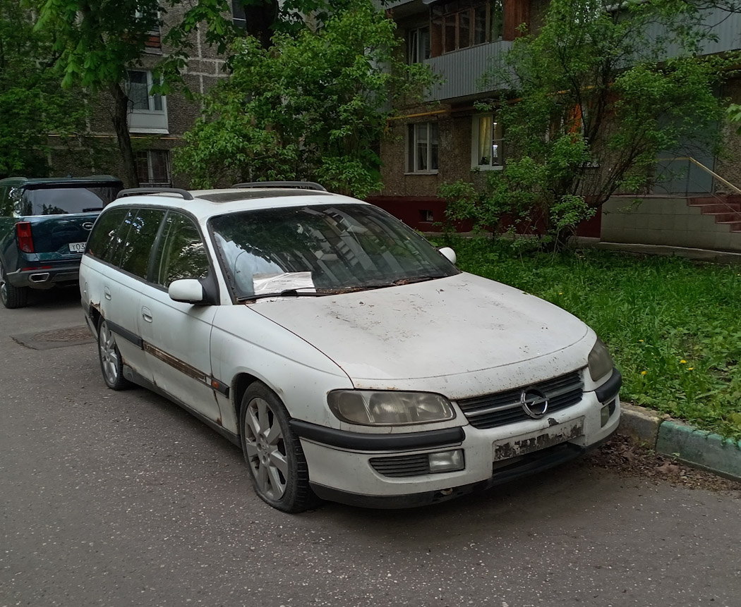Москва, № (77) Б/Н 0626 — Opel Omega (B) '94–99
