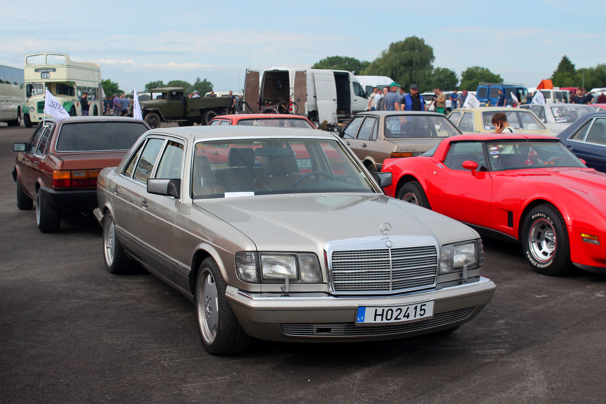Литва, № H02415 — Mercedes-Benz (W126) '79-91; Литва — Retro mugė 2024