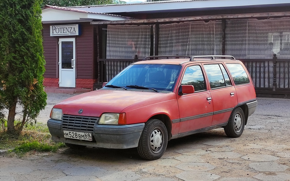 Тверская область, № М 528 ВМ 69 — Opel Kadett (E) '84-95