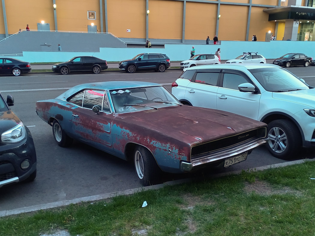 Москва, № Х 751 РС 197 — Dodge Charger (2G) '68-70