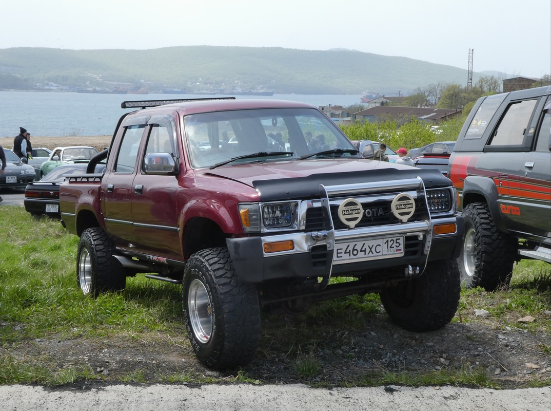 Приморский край, № Е 464 ХС 125 — Toyota Hilux (5G) '88-97; Приморский край — Открытие сезона JDM Oldschool Cars (2024)