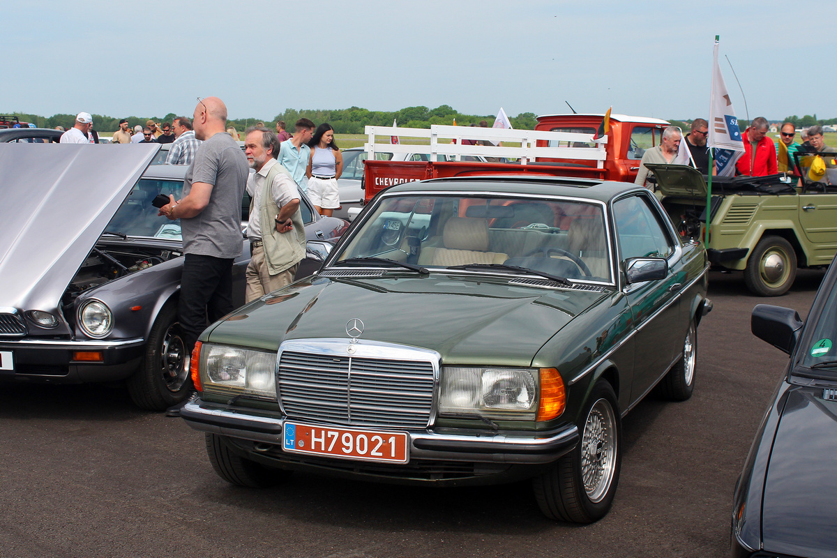 Литва, № H79021 — Mercedes-Benz (C123) '77-86; Литва — Retro mugė 2024