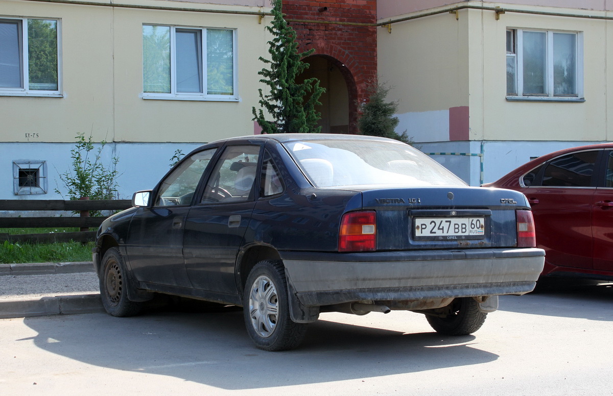 Псковская область, № Р 247 ВВ 60 — Opel Vectra (A) '88-95