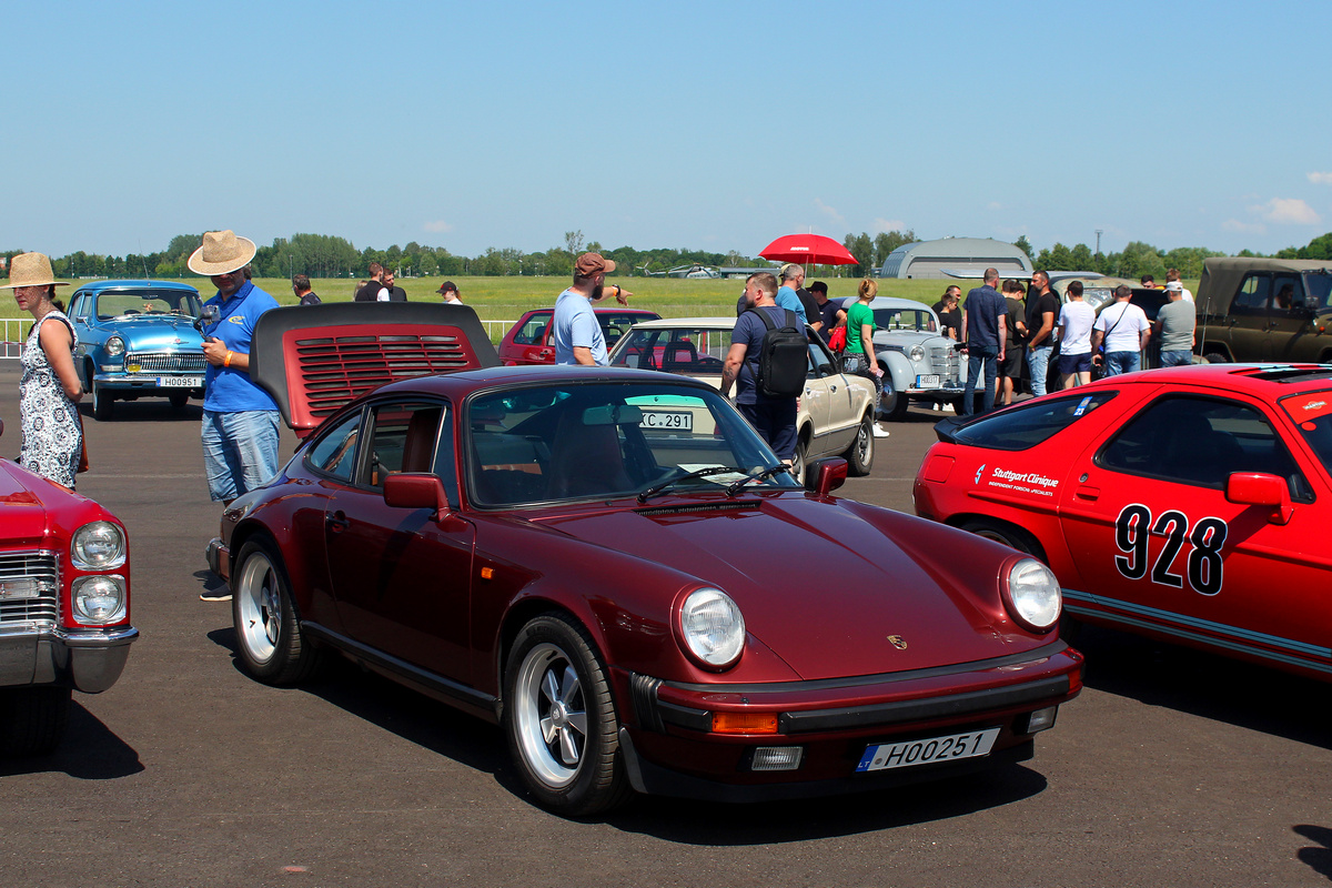 Литва, № H00251 — Porsche 911 (964) '88-94; Литва — Retro mugė 2024