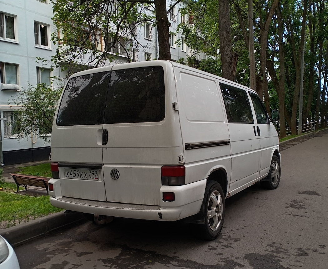Москва, № Х 459 КХ 797 — Volkswagen Typ 2 (T4) '90-03
