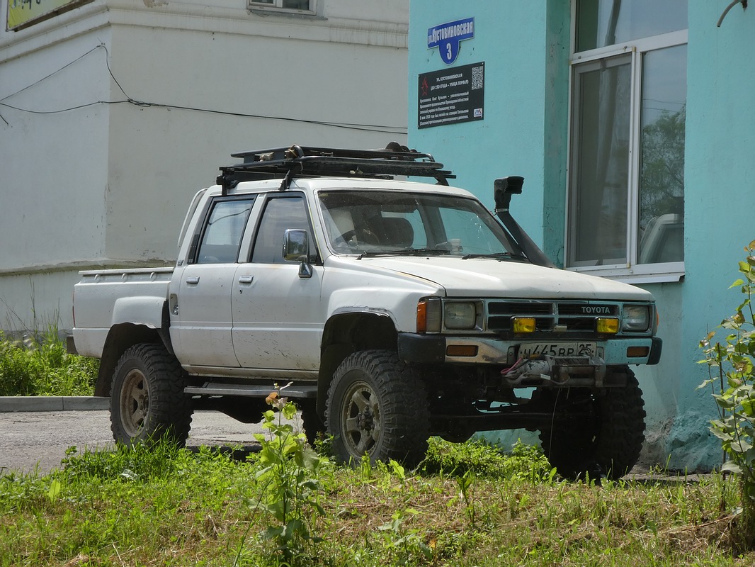 Приморский край, № Н 445 ВР 25 — Toyota Hilux (4G) '84-88