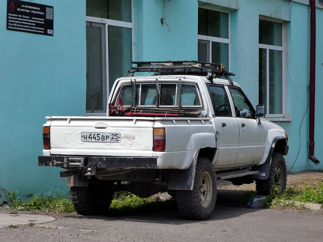 Приморский край, № Н 445 ВР 25 — Toyota Hilux (4G) '84-88