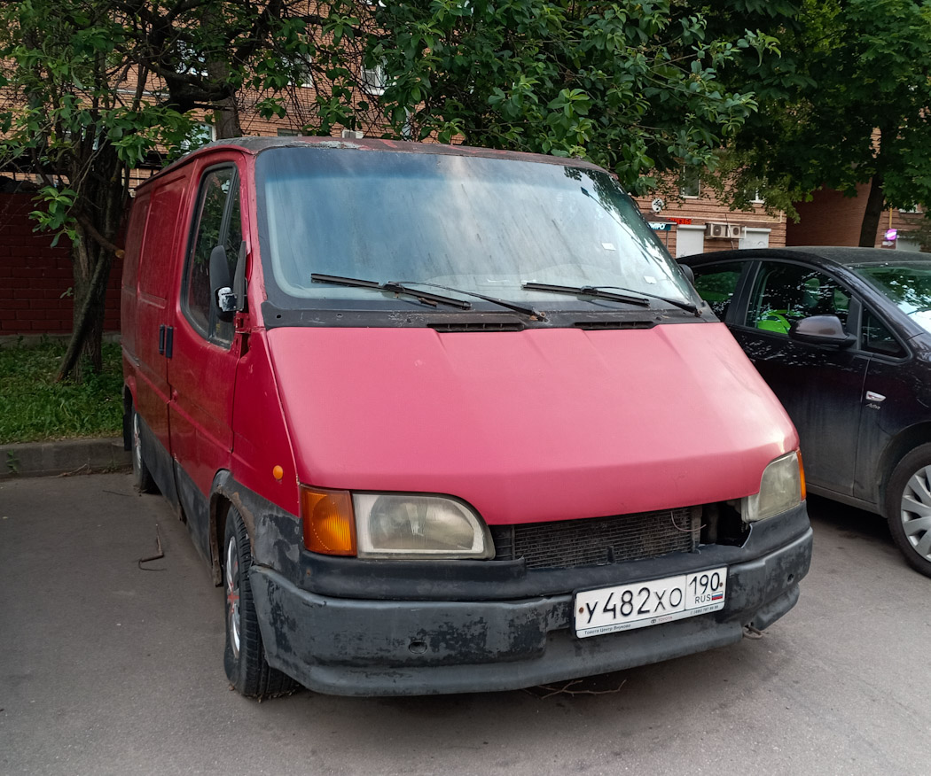 Московская область, № У 482 ХО 190 — Ford Transit (3G, facelift) '94-00