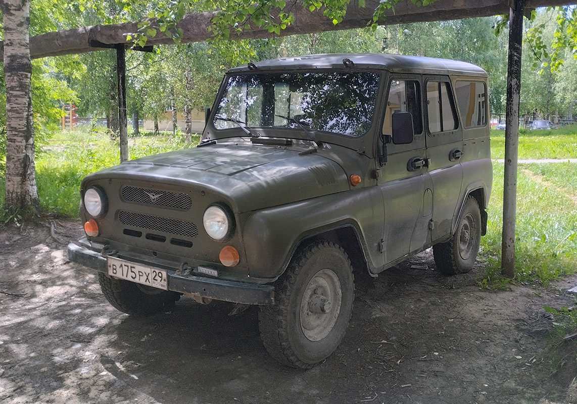 Архангельская область, № В 175 РХ 29 — УАЗ-3151 '85-03