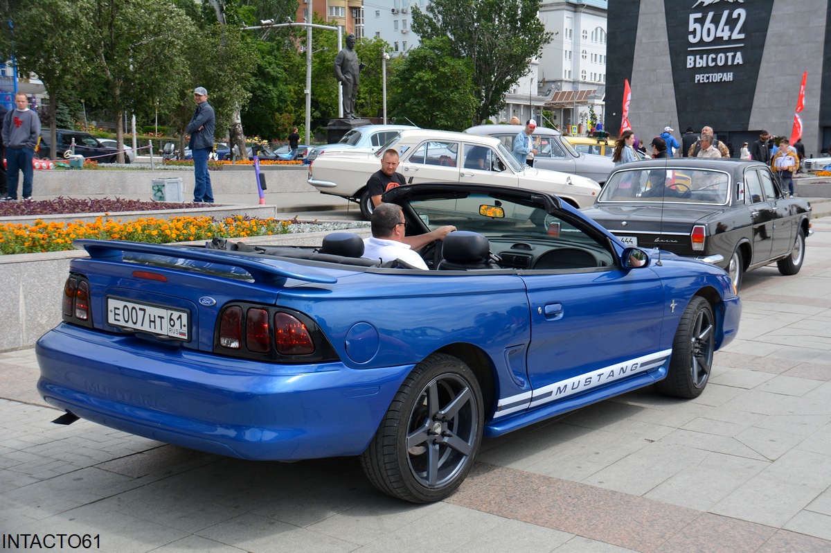 Ростовская область, № Е 007 НТ 61 — Ford Mustang (4G) '93-98; Ростовская область — Retro Motor Show_2024