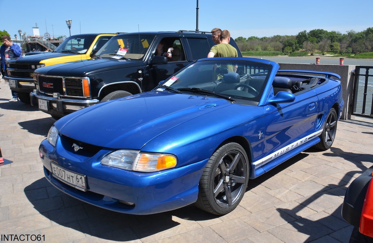 Ростовская область, № Е 007 НТ 61 — Ford Mustang (4G) '93-98; Ростовская область — Retro Motor Show_2024
