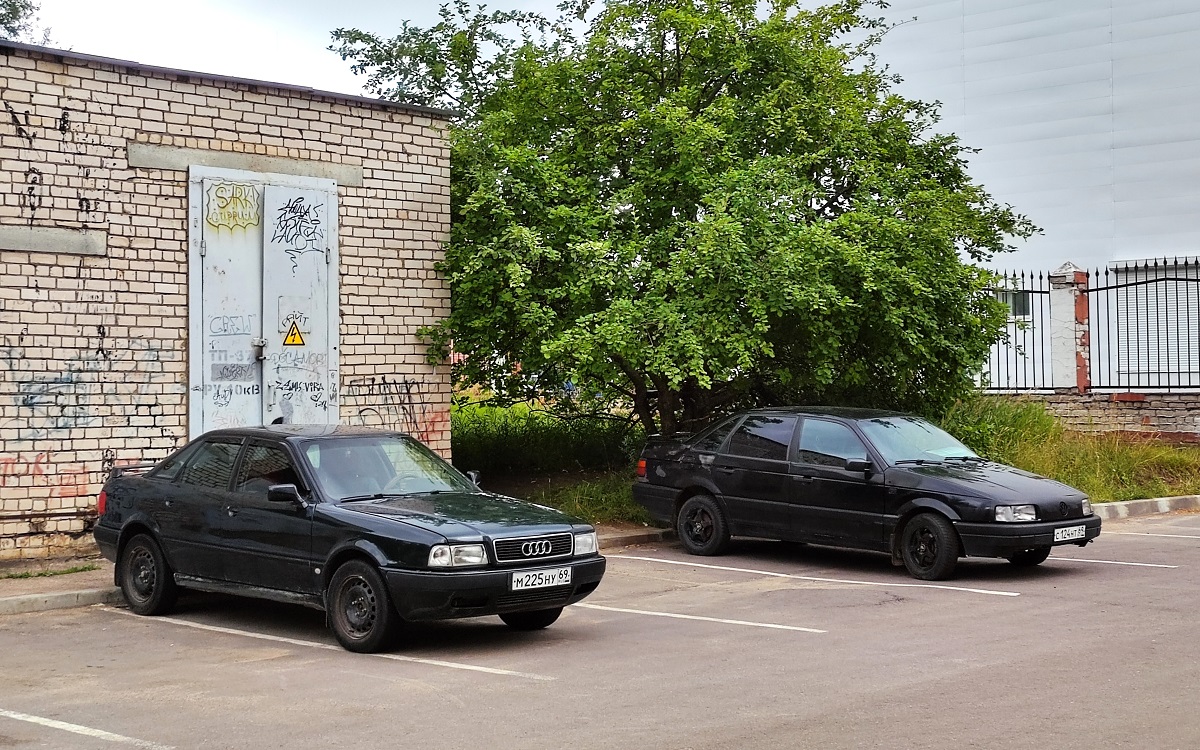 Тверская область, № М 225 НУ 69 — Audi 80 (B4) '91-96; Тверская область, № С 124 НТ 69 — Volkswagen Passat (B3) '88-93