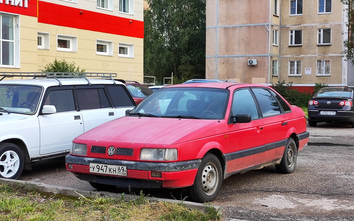 Тверская область, № У 947 КН 69 — Volkswagen Passat (B3) '88-93
