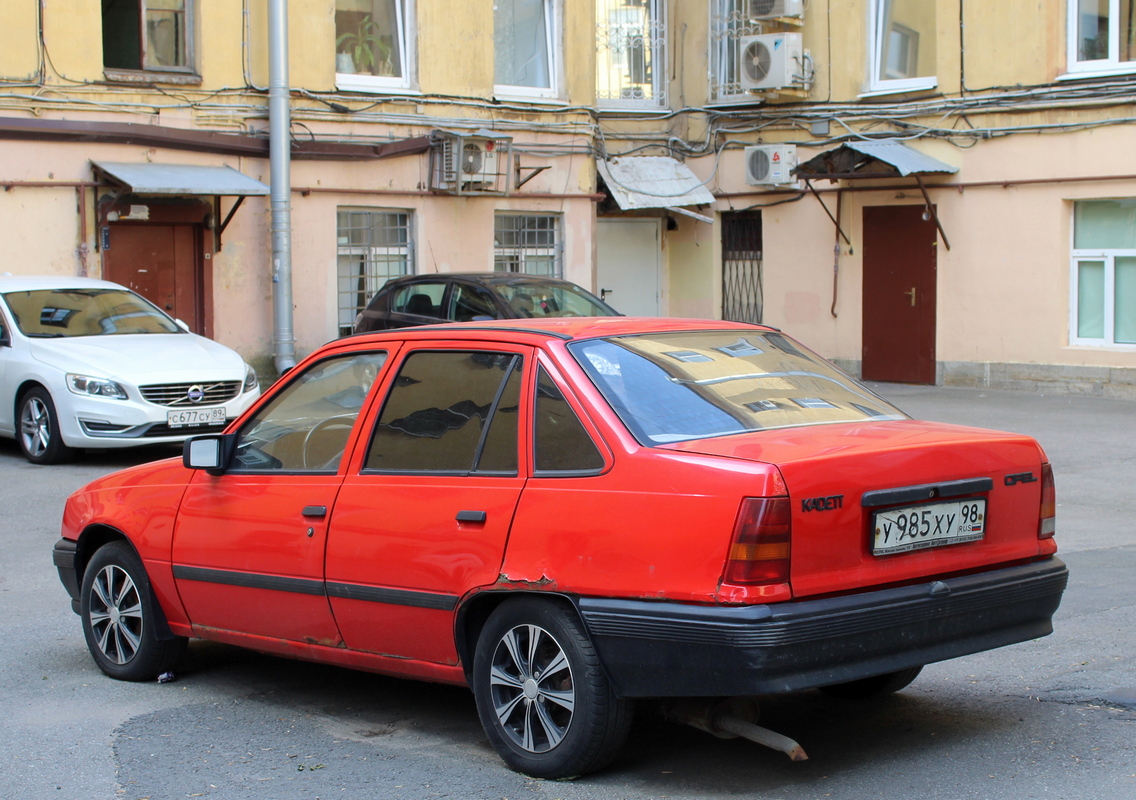 Санкт-Петербург, № У 985 ХУ 98 — Opel Kadett (E) '84-95