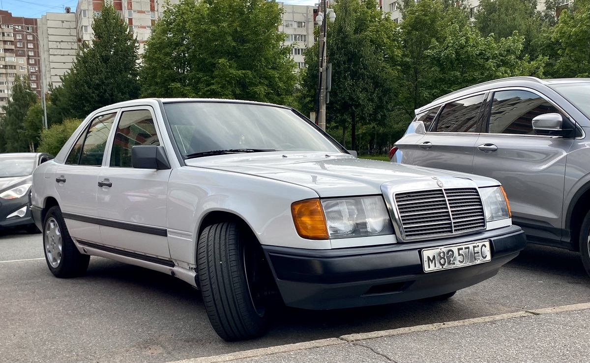 Санкт-Петербург, № М 8257 ЕС — Mercedes-Benz (W124) '84-96