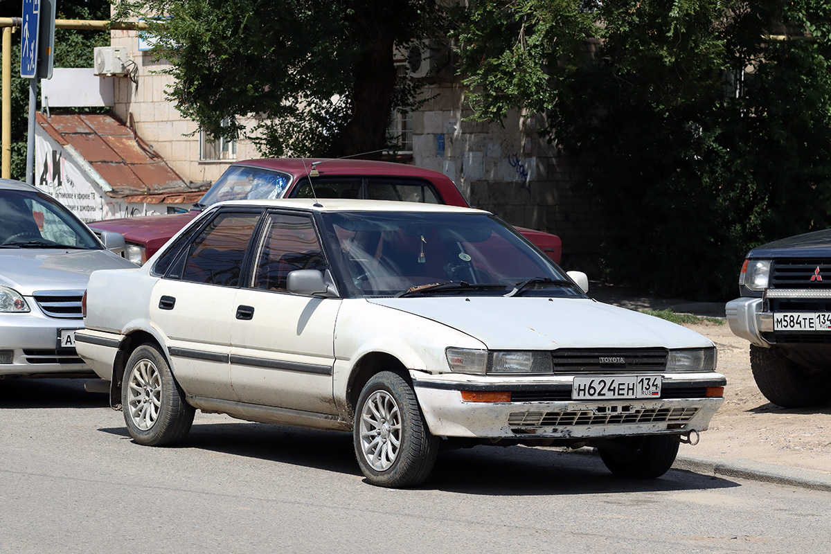 Волгоградская область, № Н 624 ЕН 134 — Toyota Corolla (E90) '87-92