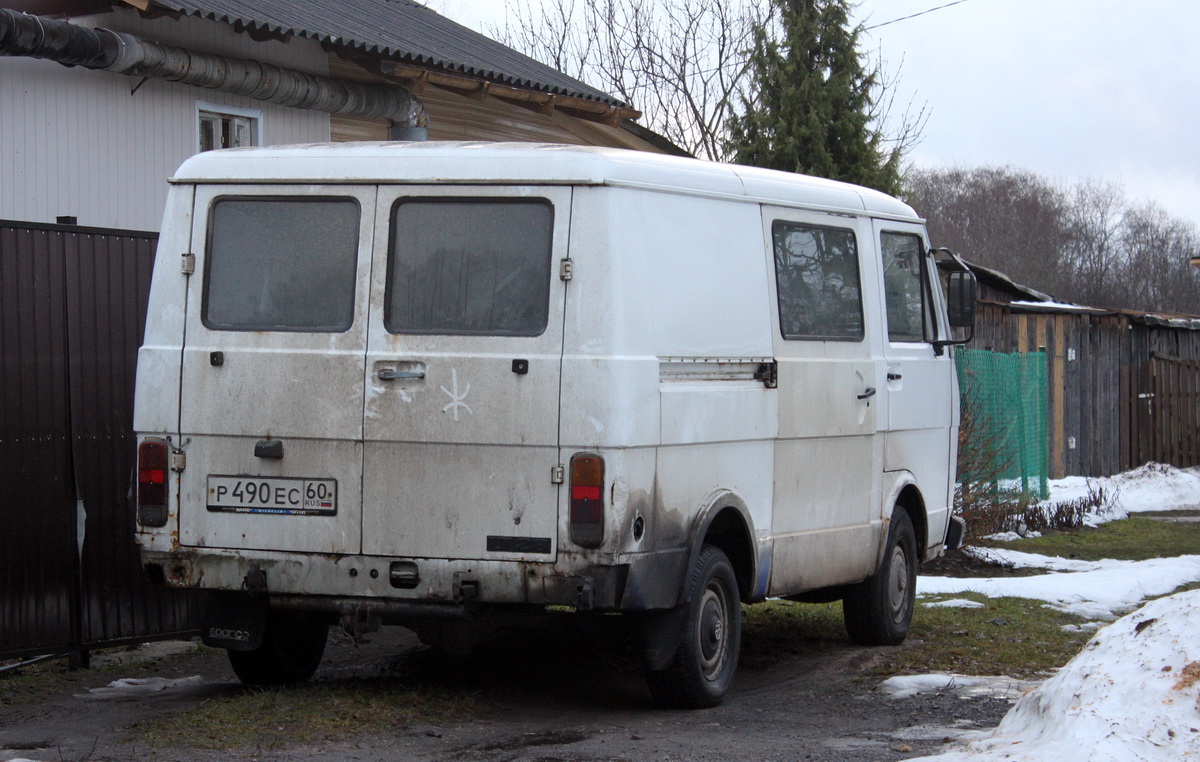 Псковская область, № Р 490 ЕС 60 — Volkswagen LT '75-96