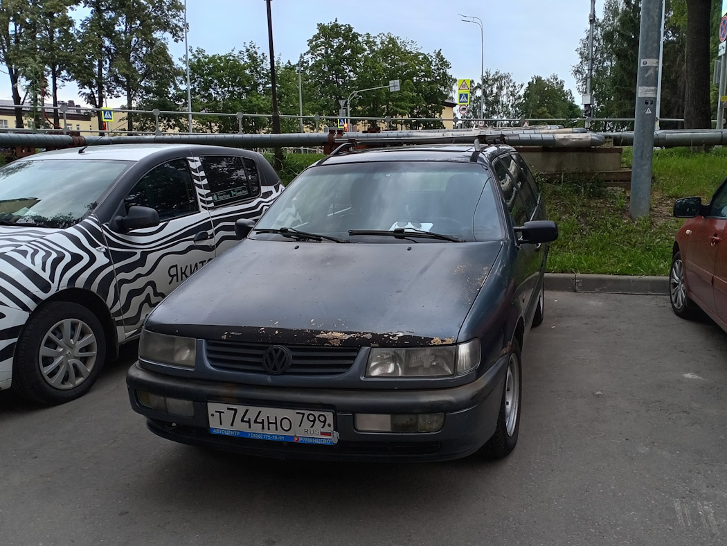 Москва, № Т 744 НО 799 — Volkswagen Passat (B4) '93-97