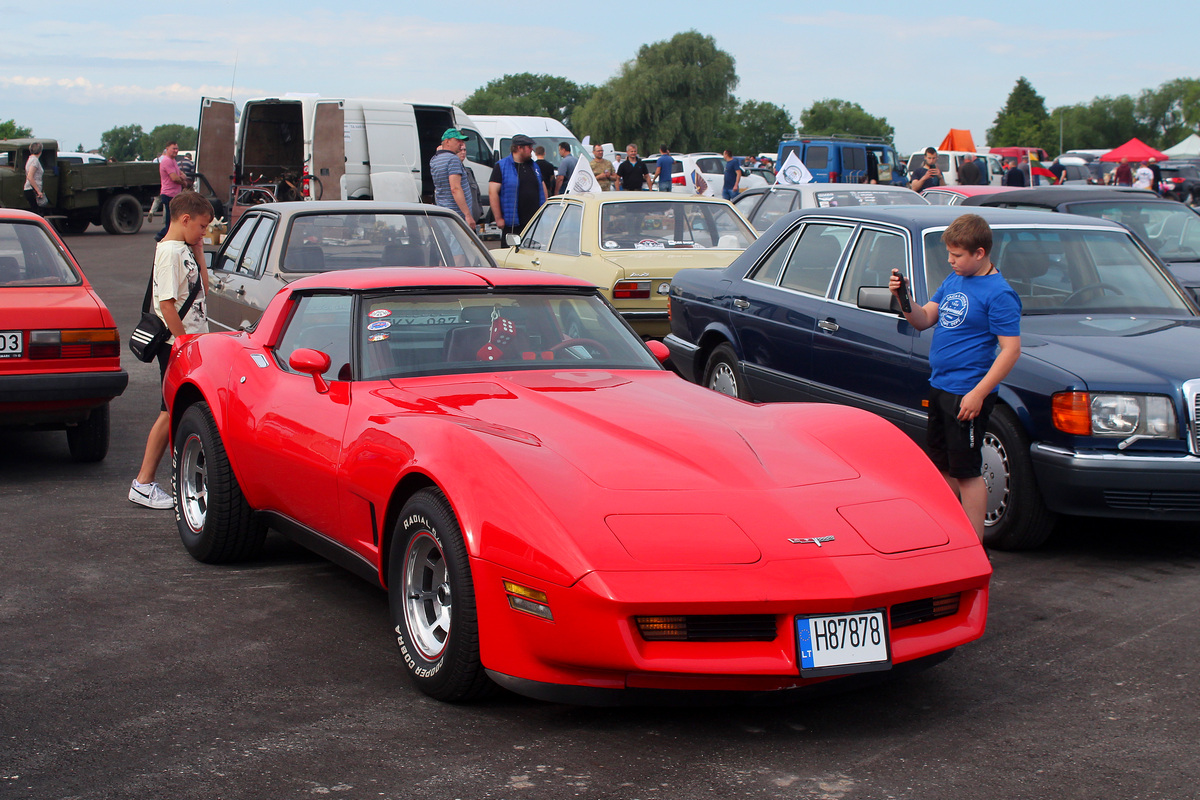 Литва, № H87878 — Chevrolet Corvette (C3) '68-82; Литва — Retro mugė 2024