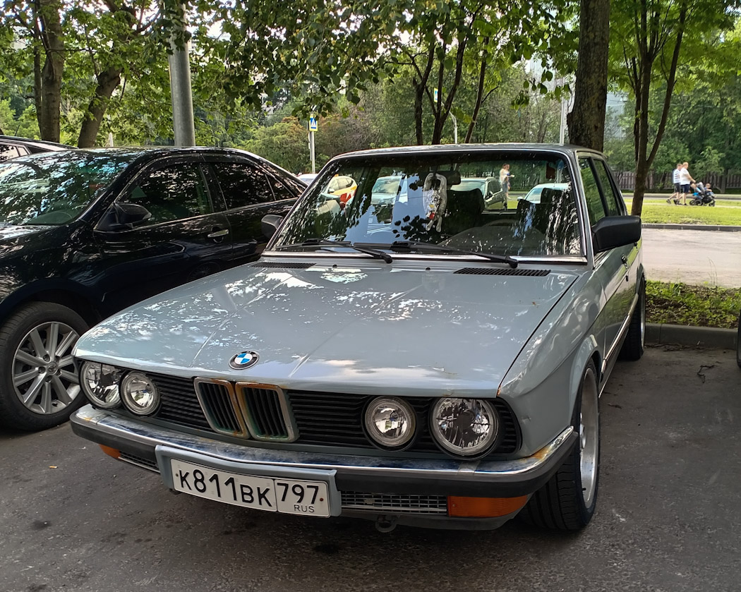 Москва, № К 811 ВК 797 — BMW 5 Series (E28) '82-88