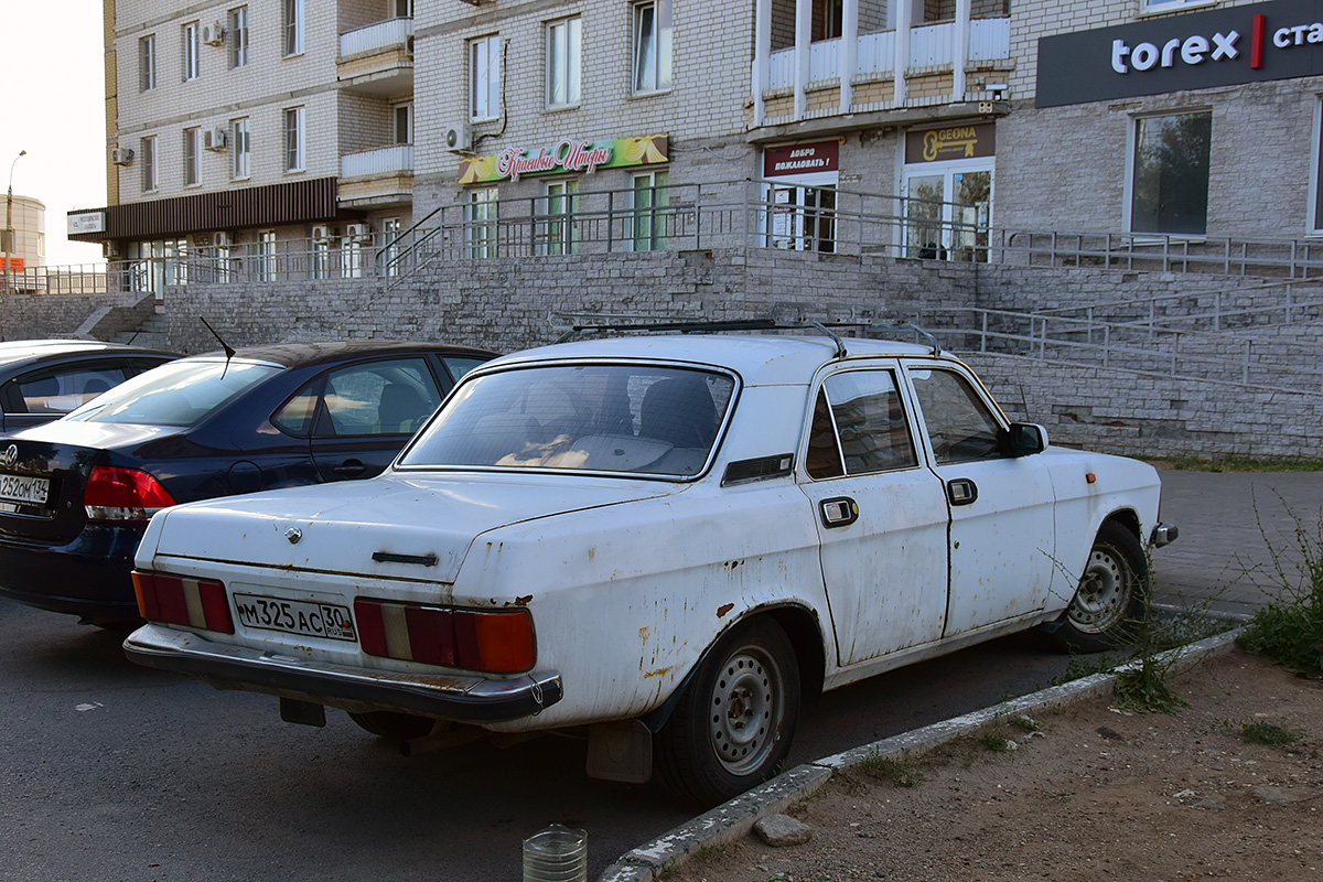 Волгоградская область, № М 325 АС 30 — ГАЗ-3102 '81-08