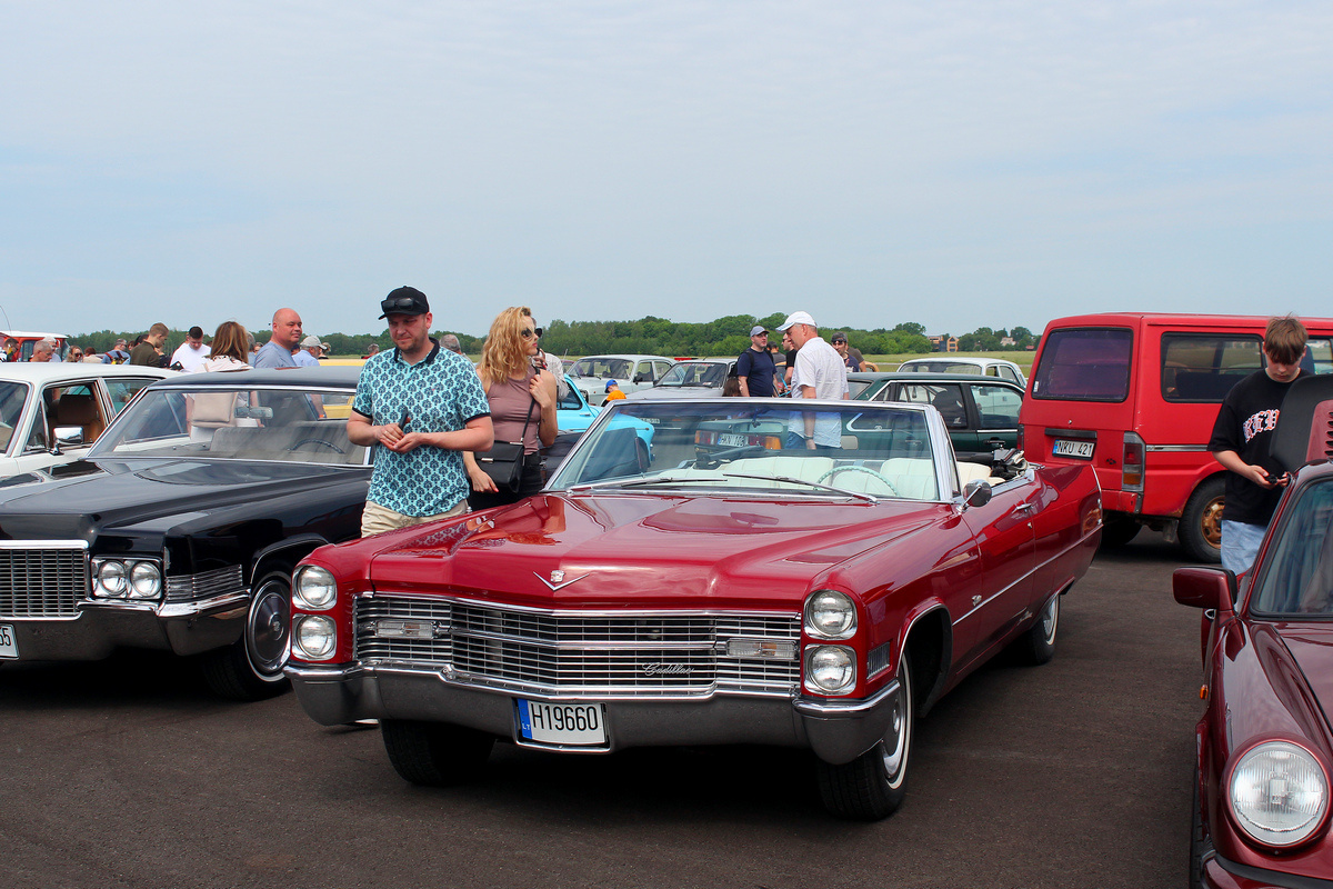 Литва, № H19660 — Cadillac DeVille (3G) '65-70; Литва — Retro mugė 2024