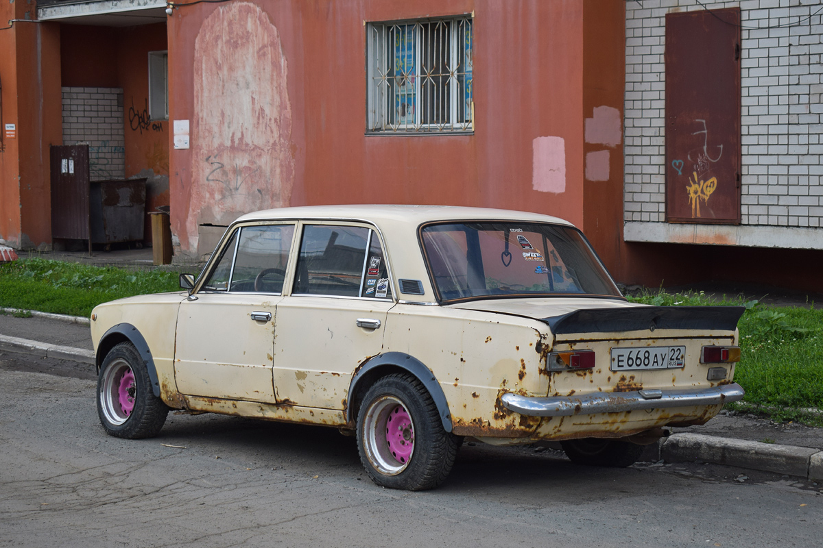 Алтайский край, № Е 668 АУ 22 — ВАЗ-21013 '77-88