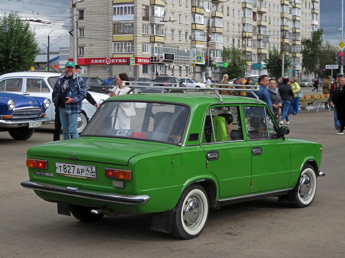 Кировская область, № Т 827 АР 43 — ВАЗ-21011 '74-83; Кировская область — Выставка ретро-автомобилей в Кирове на площади маршала Конева 21 сентября 2024 года