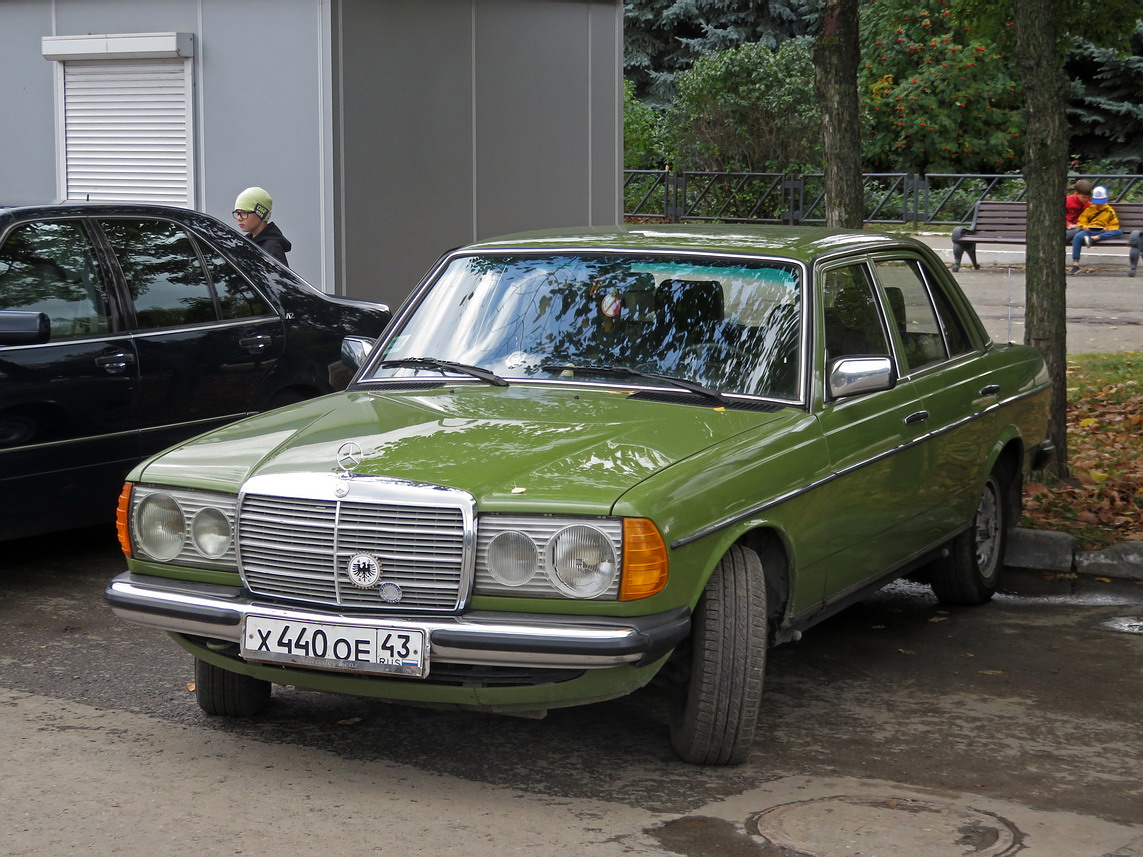 Кировская область, № Х 440 ОЕ 43 — Mercedes-Benz (W123) '76-86; Кировская область — Выставка ретро-автомобилей в Кирове на площади маршала Конева 21 сентября 2024 года