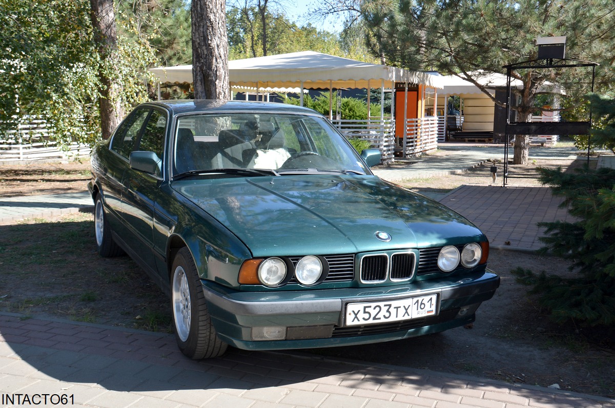 Ростовская область, № Х 523 ТХ 161 — BMW 5 Series (E34) '87-96; Ростовская область — Retro Motor Show_2024_Сентябрь