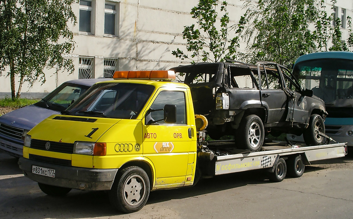 Москва, № Е 831 КС 177 — Volkswagen Typ 2 (T4) '90-03