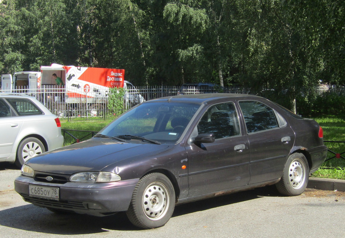 Санкт-Петербург, № С 685 ОУ 78 — Ford Mondeo (1G) '92-96