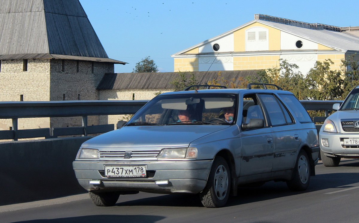 Псковская область, № Р 437 ХМ 178 — Peugeot 405 '87-93