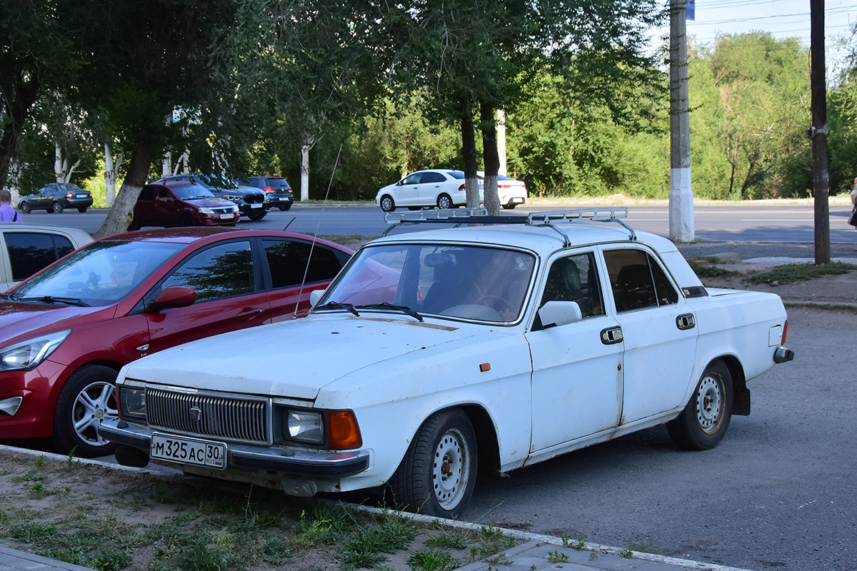 Волгоградская область, № М 325 АС 30 — ГАЗ-3102 '81-08