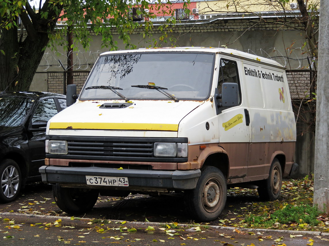 Кировская область, № С 374 НР 43 — Peugeot J5 '81-93